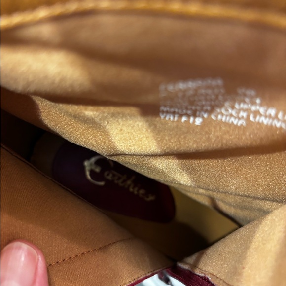 Earthies Burgundy Leather Button Booties | Platform Heels | EUC - Picture 8 of 9